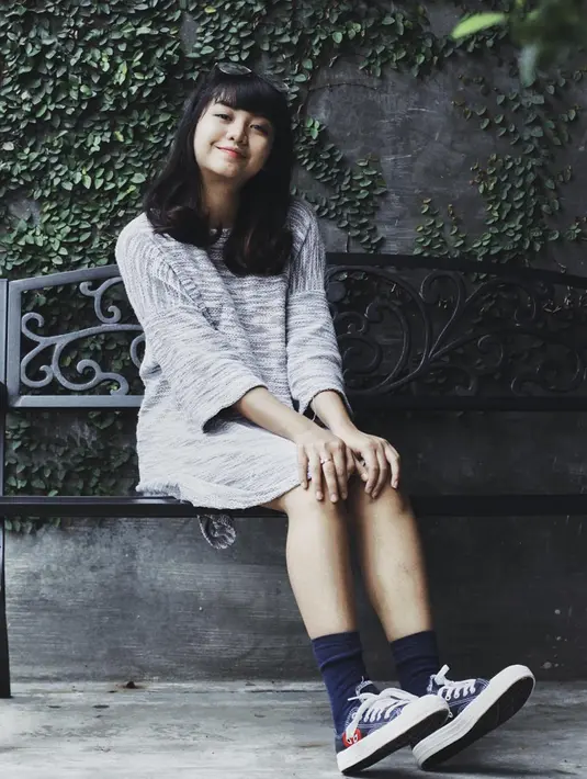 Bicara soal penampilan, Ghea Indrawari memang sepertinyatak pernah gagal dan mengecewakan. Ia sangat memerhatikan gaya kekinian yang pastinya juga sesuai dengan usianya yang sudah menginjak 19 tahun. (Instagram/gheaindrawari)