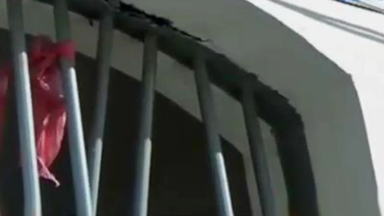 4 Tahanan BNNP Bali Gergaji Besi Kamar Mandi dan Loncati Jendela 