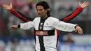 Fernando Couto yang telah pensiun pada Juli 2008 bersama Parma ini total tampil dalam 247 laga di Serie A Liga Italia dengan torehan 14 gol dan 1 assist. Penampilan tersebut dicatatkannya bersama dua klub, Parma dan Lazio dalam rentang waktu 12 musim, 1994/1995 hingga 1995/1996 dan 1998/1999 hingga 2007/2008. Bersama Parma ia mampu mengoleksi satu trofi Piala UEFA musim 1994/1995. Sementara bersama Lazio ia mengoleksi satu gelar Serie A, dua Coppa Italia, dua Supercoppa Italiana, satu trofi Piala Winners dan satu gelar UEFA Super Cup. (AFP/Giuseppe Cacace)