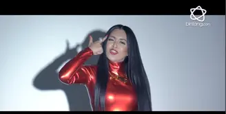 Dihujat karena terlalu seksi, ini sisi lembut video klip Mutha Futha.