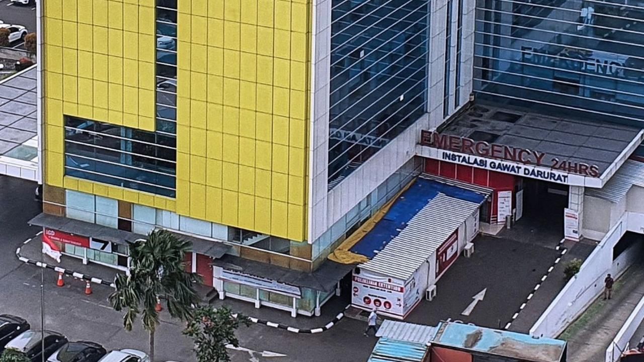 Dokter spesialis terbaik kami siap memberikan perawatan dan penanganan yang tepat agar kondisi Anda segera membaik.&nbsp;