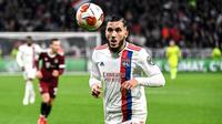 Rayan Cherki yang kini tengah menjalani musim kelima bersama Olympique Lyon menempati posisi keempat sebagai pemain termuda yang melakukan debut di Liga Champions. Ia masih berusia 16 tahun dan 102 hari saat dimainkan Olympique Lyon menghadapi tuan rumah Zenit St Petersburg pada matchday ke-5 Grup G Liga Champions 2019/2020 (27/11/2019) dalam laga yang berakhir dengan kekalahan 0-2. (AFP/Olivier Chassignole)