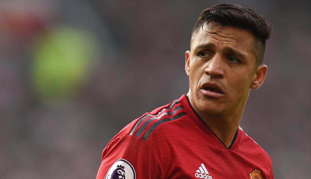 Alexis Sanchez - Pemain yang pernah menjadi mesin gol Arsenal ini datang ke Manchester United pada Januari 2018. Namun sayang, Sanchez hanya mencetak 5 gol dari 45 pertandingan bersama Manchester United. (AFP/Oli Scarff)