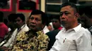 Agus Jabo Priyono (kiri) dan Hariman Siregar saat menghadiri Kongres PRD ke-8 di Hotel Acacia, Jakarta, Selasa (24/3/2015). PRD akan berjuang untuk menjadi salah satu kontestan dalam Pemilu 2019 nanti.(Liputan6.com/Yoppy Renato)