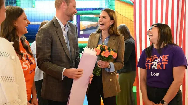 Kate Middleton dan Pangeran William Bagikan Potret Ulang Tahun Penikahan ke-14, Mesra di Pinggir Danau Skotlandia