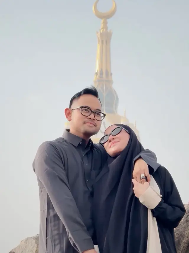 Shandy Purnamasari dan Juragan 99. (Foto: Dok. Instagram @shandypurnamasari)