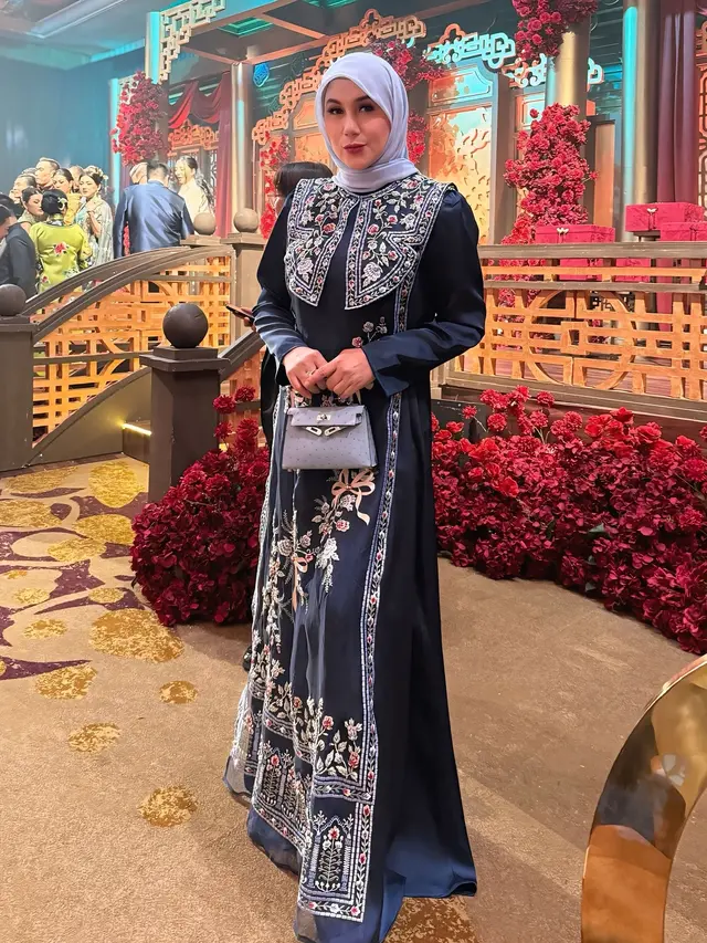 Makin Kompak, Calon Mertua-Mantu Marini Zumarnis dan Ariel Tatum Kompak Berbalut Cheongsam di Sangjit Kerabat