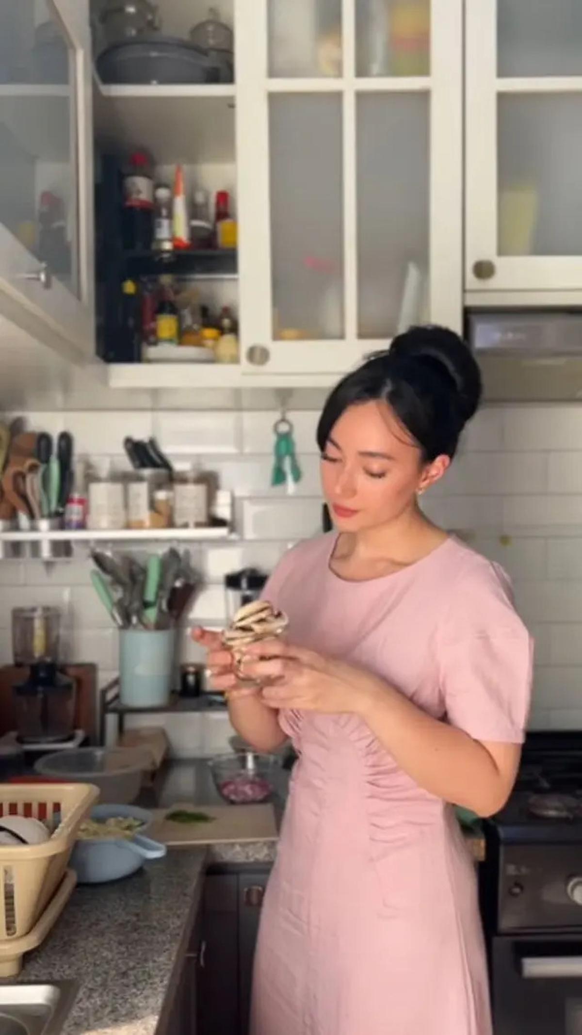 Desain Dapur Asmirandah, Tunjukkan Sisi Sederhana yang Elegan