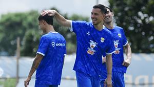 Thom Haye dan Eliano Reijnders menjalani latihan perdana di Persib Bandung. (ILeague.id)