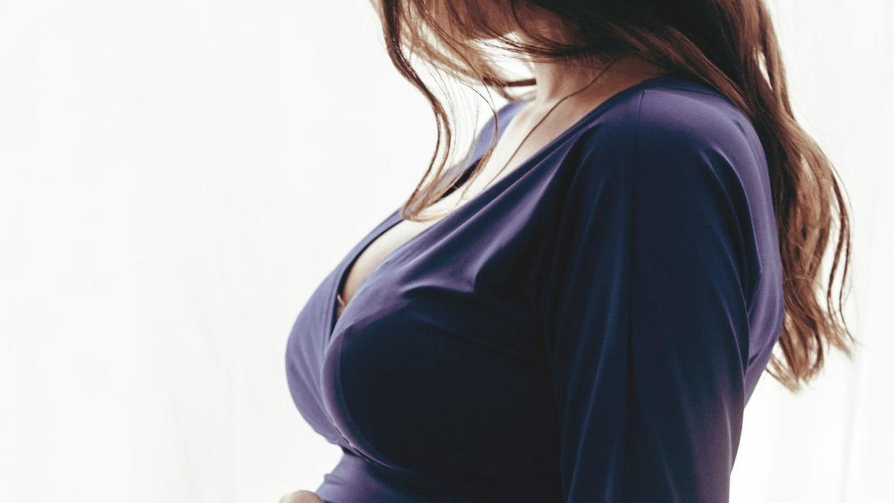 Apakah mitos-mitos ini benar adanya? Apakah gerhana bulan benar-benar berpengaruh terhadap ibu hamil dan bayi dalam kandungan? Ataukah ini hanya takhayul yang tidak memiliki dasar ilmiah?