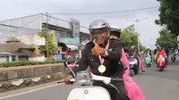 Polisi Pensiun Diarak Naik Vespa Keliling Kota Pemalang, Ada Haru Ada Rindu