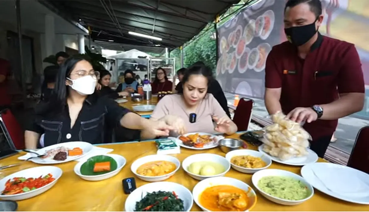 Nagita Slavina Borong Nasi padang (Youtube/Rans Entertainment)
