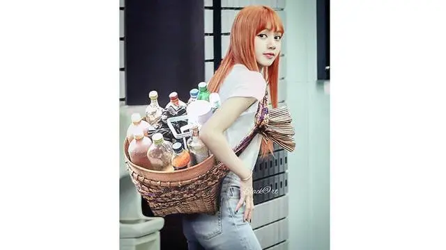 6 Editan Foto Jika Lisa Blackpink Punya Usaha Jualan di Indonesia Ini Kocak