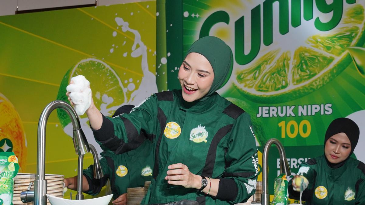 Aksi Seru Zaskia Mecca Bareng Rhamno Squad di ajang “Adu Cepat: Sunlight VS Whoosh”