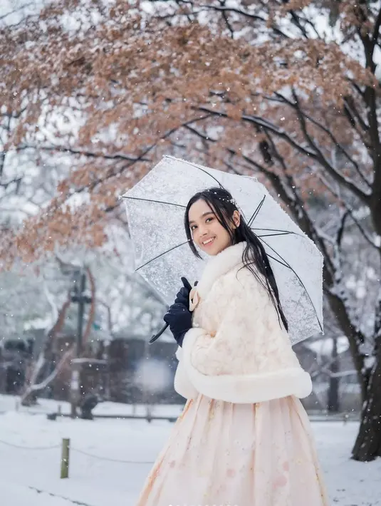 Lyodra tampil memukau kala berlibur ke Korea. [Foto: Instagram/ Lyodra]
