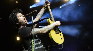 Lirik Lagu Green Day Bang Bang News Entertainment Fimela Com Dan dapatkah kau mendengar suara histeria. lirik lagu green day bang bang news