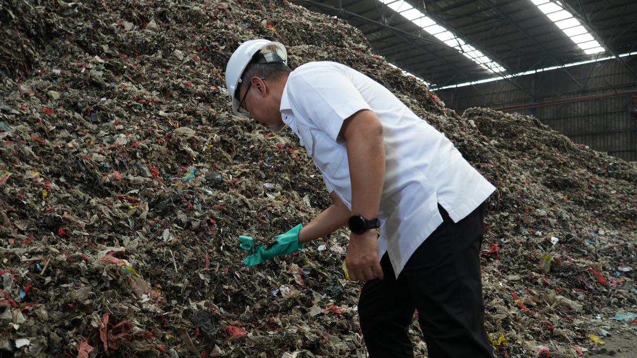 Menteri Prabowo Janji Tumpukan Sampah Setinggi Gedung 14 Lantai Selesai dalam 2 Tahun