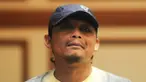 Asisten pelatih Arema Cronus, Kuncoro, tertidur saat Arema mengadakan pawai juara Torabika Bhayangkara Cup 2016. Hal itu membuat para pemain Arema tertawa terbahak-bahak.