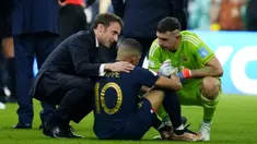 Kylian Mbappe menjadi salah satu pemain yang paling terpukul saat Prancis kalah dari Argentina di Piala Dunia. (AP Photo/Natacha Pisarenko)