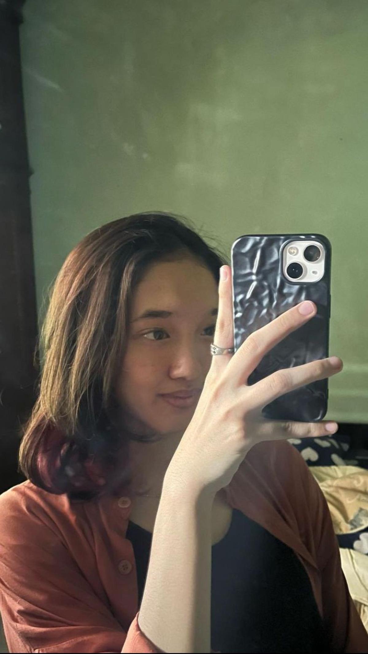 Aisha belakangan mengunggah foto dengan gaya rambut yang lebih pendek.