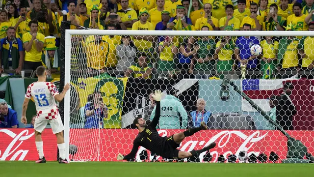 Foto: Lagi, Aksi Brilian Kiper Kroasia Dominik Livakovic Bikin Brasil Tersingkir di Perempatfinal Piala Dunia 2022