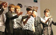 Tunda showcase, member U-KISS kunjungi korban banjir Jakarta