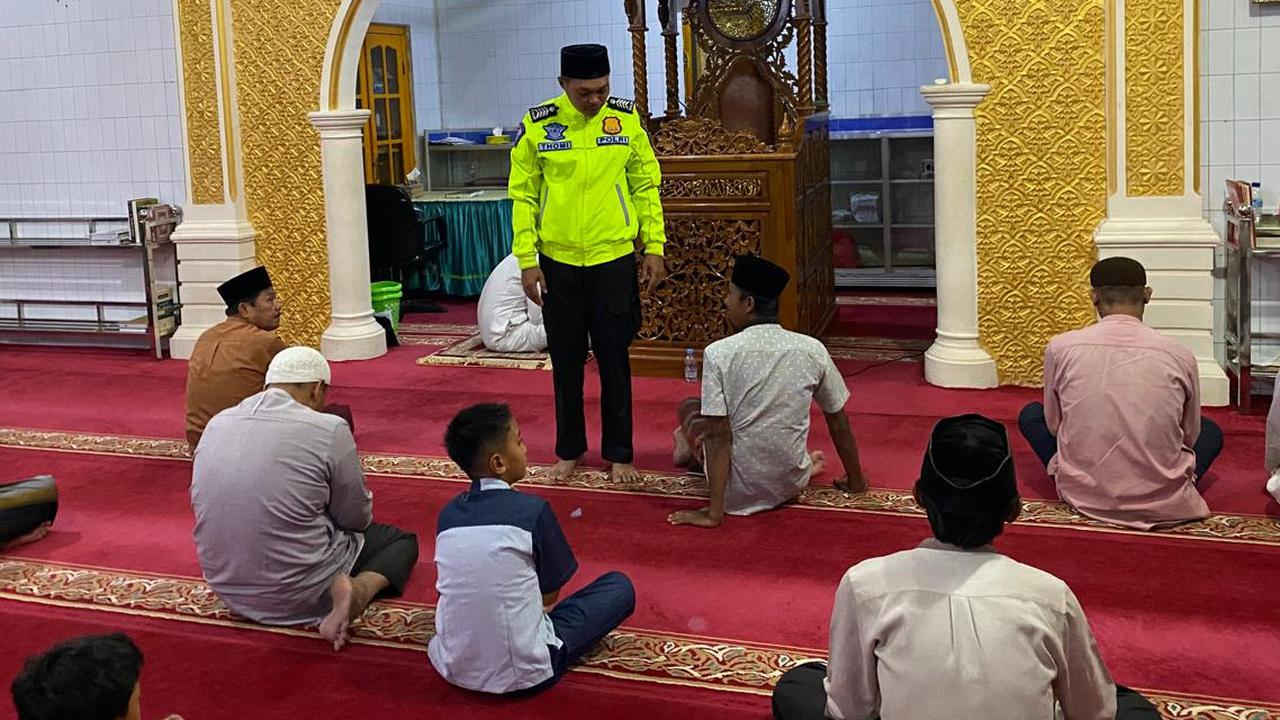 Ciptakan Pilkada Damai, Polres Kampar Gelar Cooling System di Masjid Al-Ikhlas