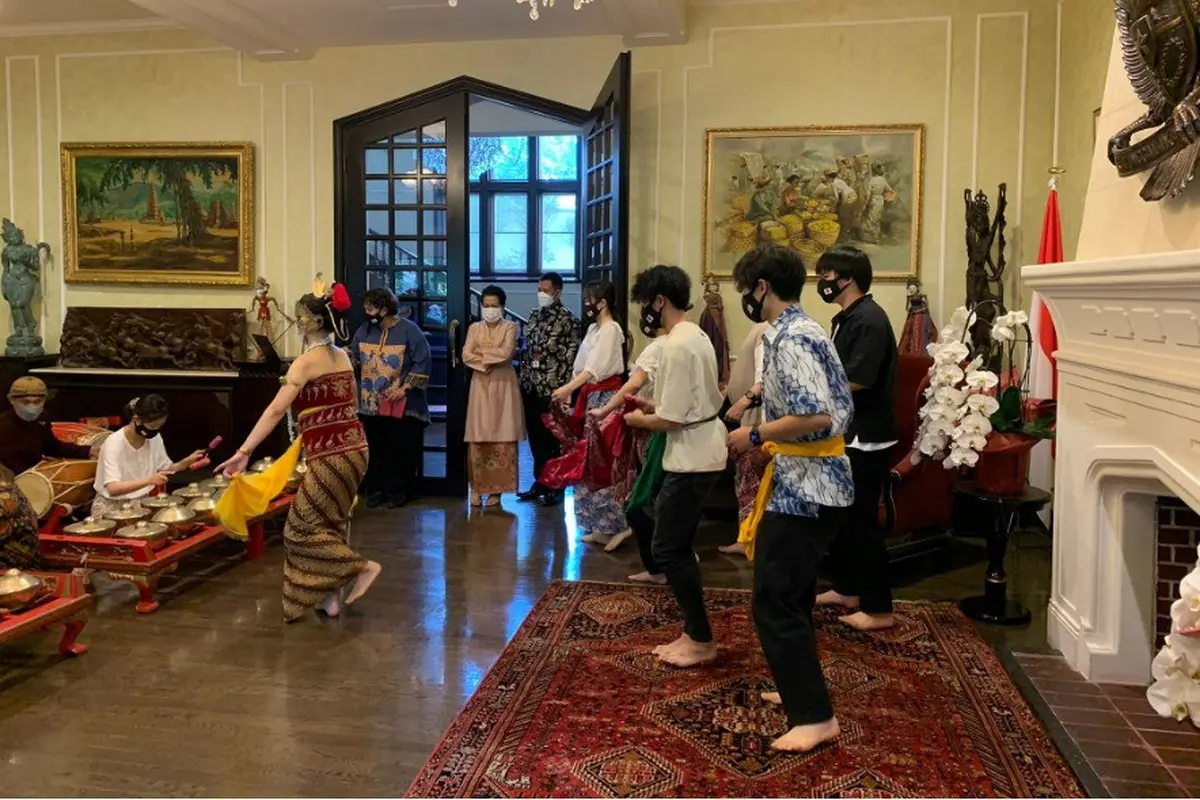 Pentas dan Latihan Tari dan Gamelan Jawa bersama generasi muda Jepang.