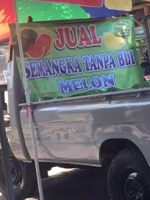 7 Potret Promosi Absurd Orang Jualan Buah Ini Bikin Heran