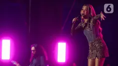 Penyanyi Bunga Citra Lestari saat tampil di Festival Musik Pestapora 2024 di JIExpo Kemayoran, Jakarta, Sabtu (21/9/2024). (Liputan6.com/Herman Zakharia)