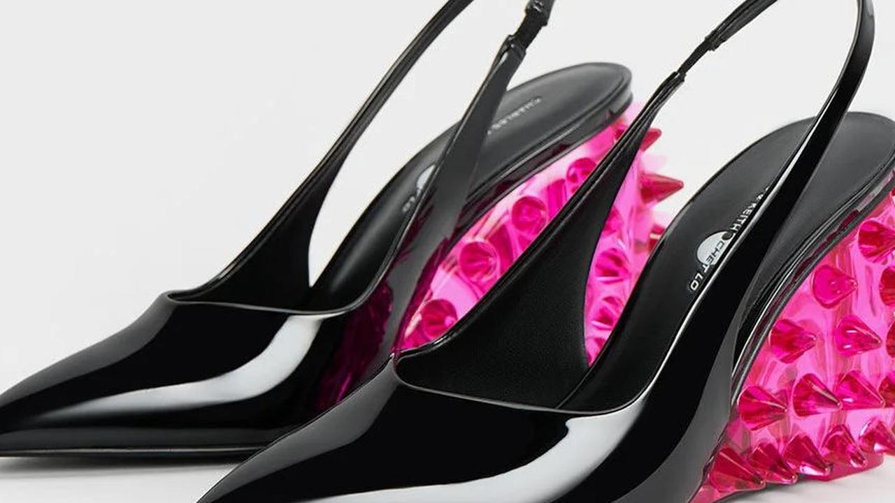 <b>Sandal Wedges dari Charles and Keith</b>