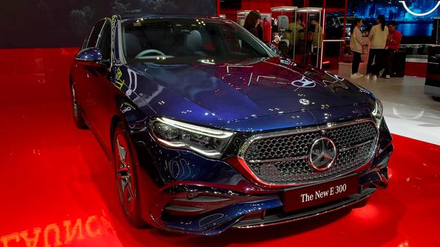 Mercedes-Benz E-Class W214