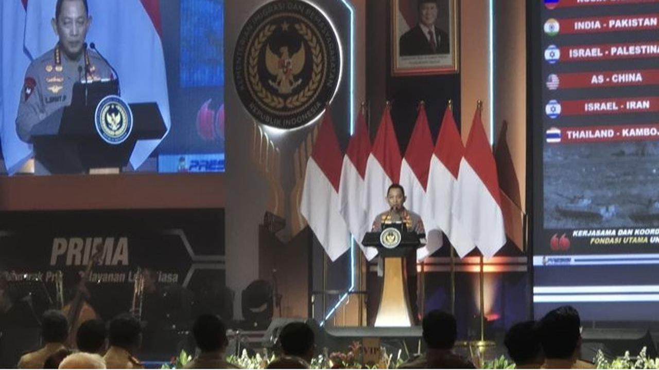 VIDEO: Adab Kapolri Listyo Depan Jenderal Senior, Ingatkan TNI "Abang Saya, Bukan Maksud Menggurui"
