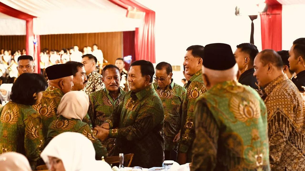 Momen Spesial Sjafrie Salam Komando dengan Eks Menhan Ryamizard