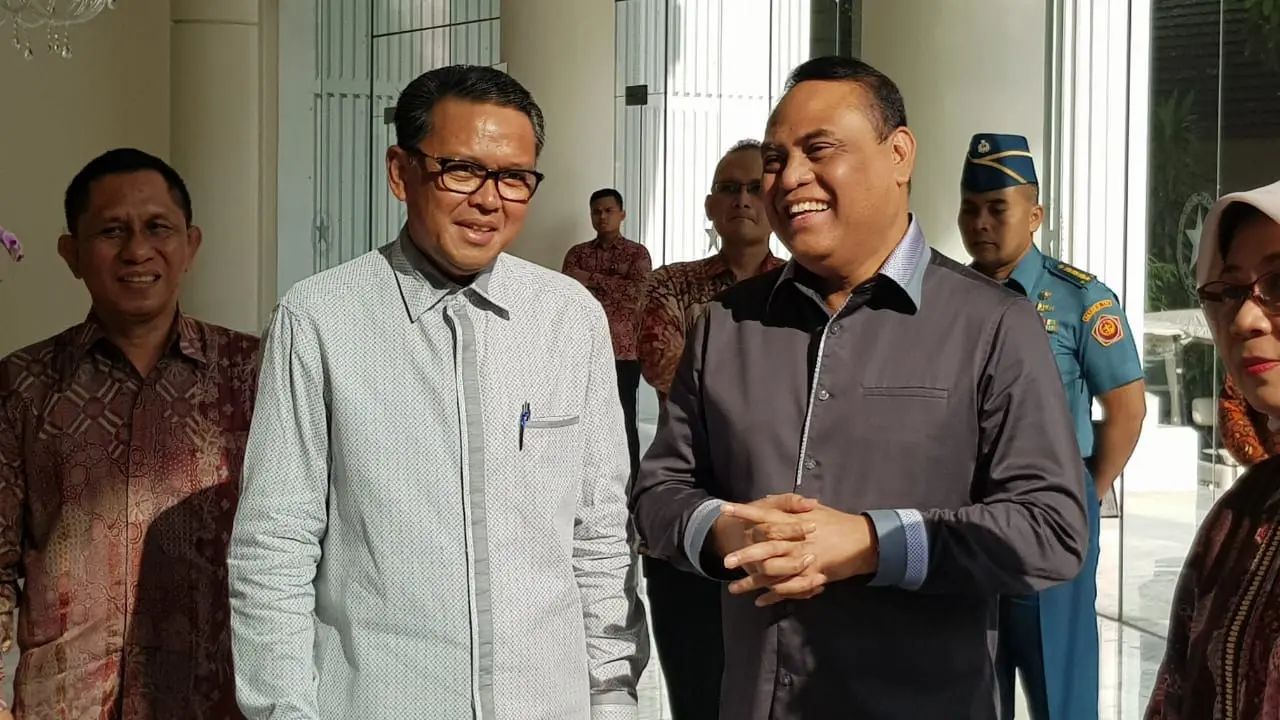 MenPAN-RB Syafruddin bersama Gubernur Sulawesi Selatan Nurdin Abdullah di Kantor Wakil Presiden. (Istimewa)