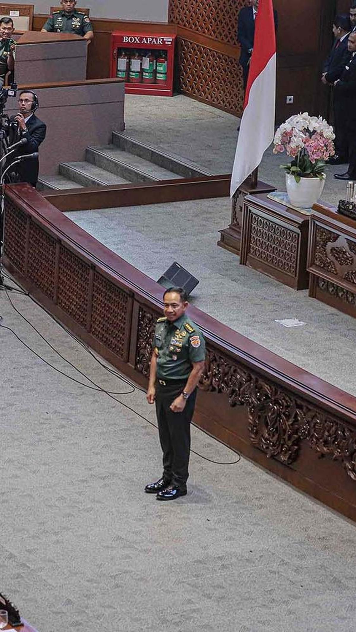 "Setuju," jawab peserta disusul ketuk palu Puan.<br>