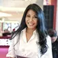 Anggun C. Sasmi merupakan salah satu artis Indonesia yang punya kulit eksotis. Walaupun saat ini tinggal di Paris, ia tetap mempertahankan kulit eksotisnya. (Adrian Putra/Bintang.com)