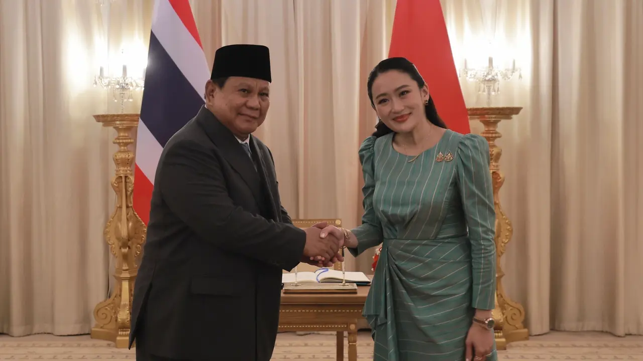 Presiden Prabowo Subianto bersama dengan Perdana Menteri atau PM Thailand Paetongtarn Shinawatra saat kunjungan resmi di Government House, Bangkok, Senin (19/5/2025).