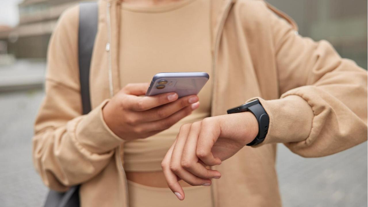 Teknologi Pintar untuk Jantung Sehat, Menjelajahi Peran Wearable Devices dalam Kesehatan Kardiovaskular