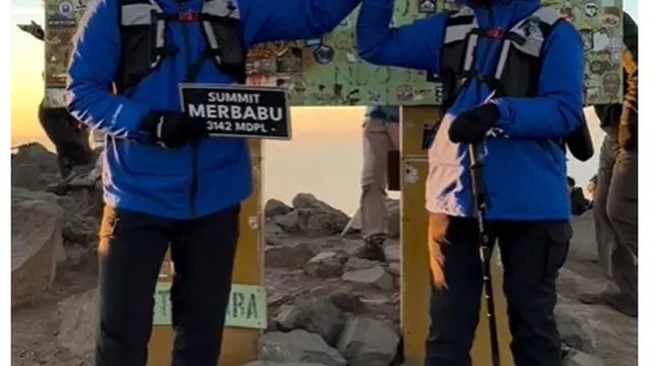 6 Potret Henny Rahman dan Alvin Faiz Mendaki Gunung Merbabu, Jadi Hobi Baru