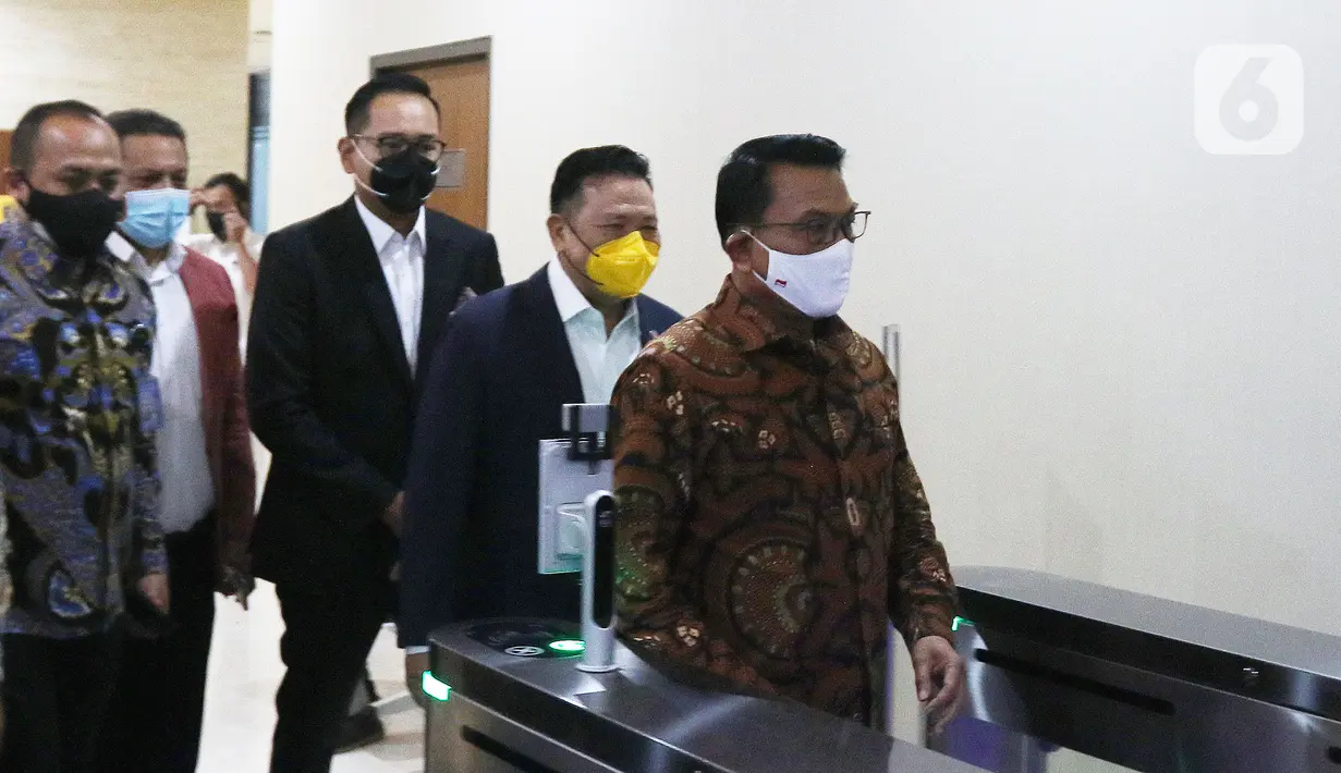 Kepala Staf Presiden (KSP) Moeldoko usai menjalani pemeriksaan di Bareskrim, Mabes Polri, Jakarta, Selasa (12/10/2021). Moeldoko menjalani pemeriksaan sebagai saksi pelapor.(Liputan6.com/Herman Zakharia)