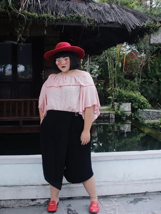 [Bintang] Bukan Sembarang Doraemon, Gaya Plus-Size Selebgram Ini Kalahkan Supermodel!