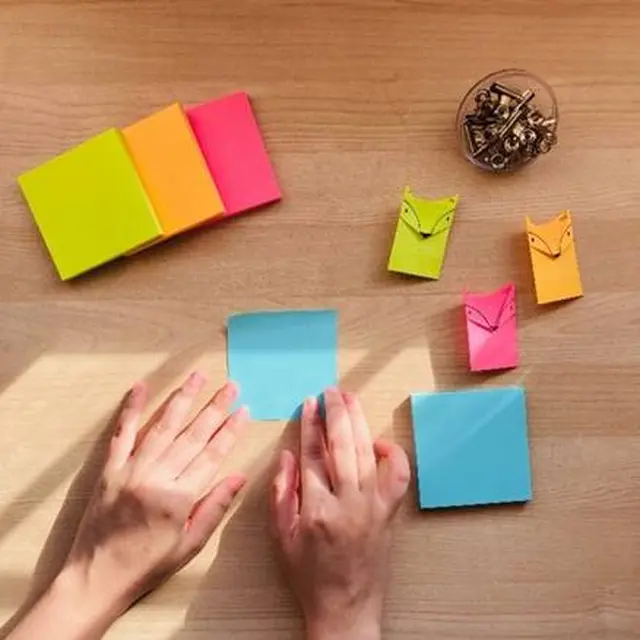 selembar Post-it® Notes.
