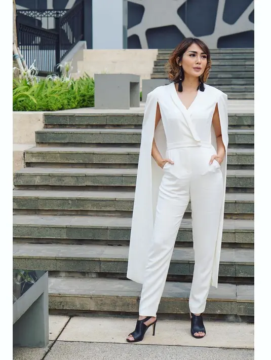 "Maklum yak prosesnya kn Belum lama,. Utk sampai pd proses inipun berdasarkan observasi dalam yg dilakukannya sendiri. Hal ini dilakukan bukan utk menyenangkan org lain (walaupun suaminya seneng bgt)." tulis Arie. (Instagram/ariekuntung)