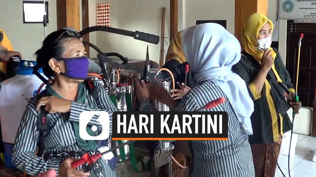 VIDEO: Mengenakan Kebaya Lurik, Kaum Wanita Semprot Disinfektan di Perkampungan
