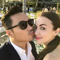 Meski telah tujuh tahun menikah belum dikaruniai anak, Rianti Cartwright tetap santai. Bahkan, hingga kini belum terpikir untuk mengikuti bayi tabung yang belakangan ini menjadi pilihan banyak selebriti. (Instagram/riantic)