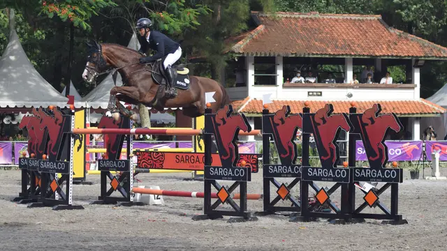 Tampil Sempurna, Erwin M Yoga Juara di FEI Jumping World Cup Sea League 2024 Seri II