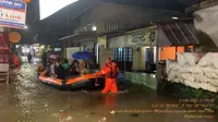 Hujan deras yang mengguyur Kabupaten Bogor pada Minggu malam, 2 Maret 2025 menyebabkan Sungai Cimanceri meluap dan mengakibatkan banjir di beberapa wilayah. ( Foto: dokumentasi BNBP)