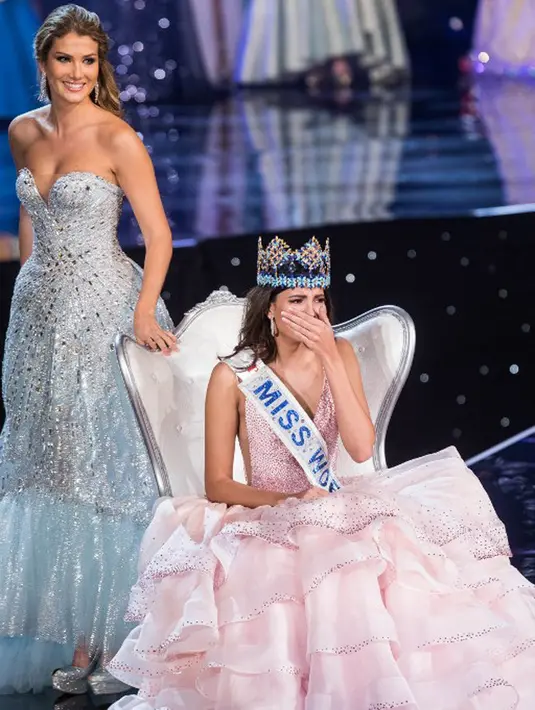 Kemenangan Stephanie sebagai Miss World 2016 bukanlah hal yang instan. Para Juri pun kabarnya sudah terpikat sejak Stephanie mengikuti serangkaian karantina sampai sikap positif yang ditunjukkan Stephanie ketika menjawab pertanyaan. (AFP/Bintang.com)