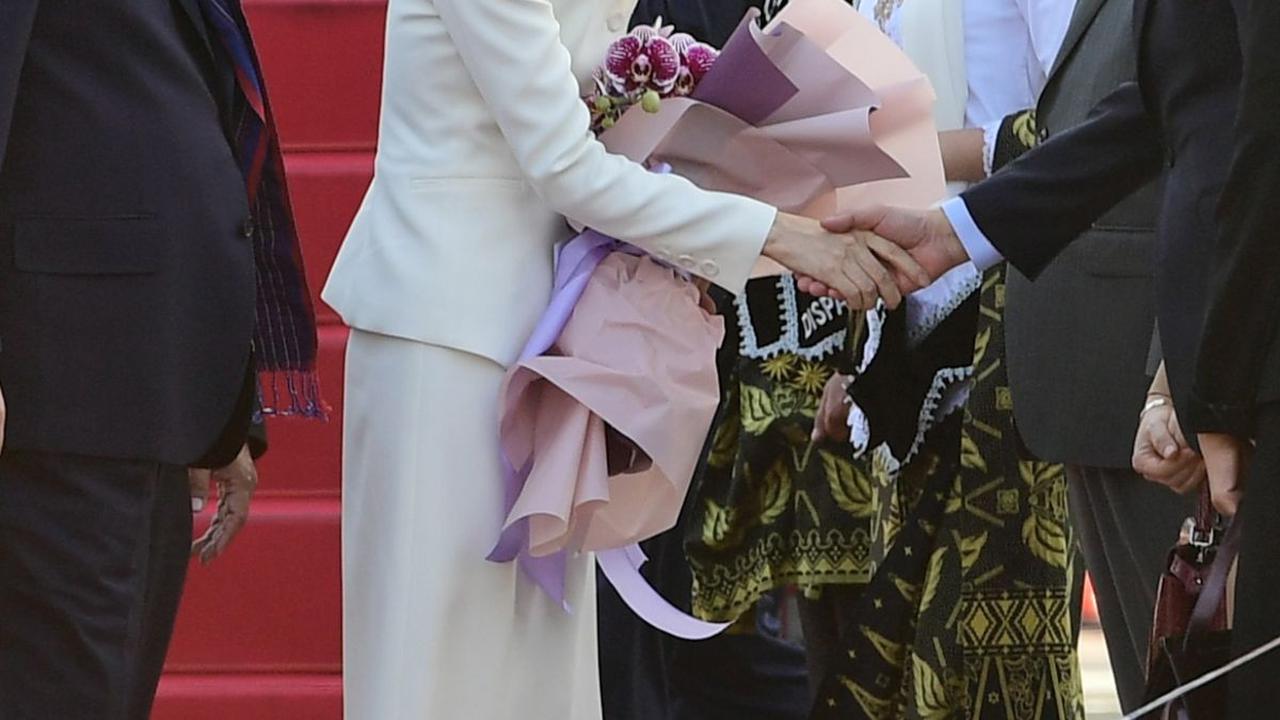Mereka disambut oleh Menteri Energi dan Sumber Daya Mineral Arifin Tasrif dan Anggota Wantimpres Gandi Sulistiyanto.